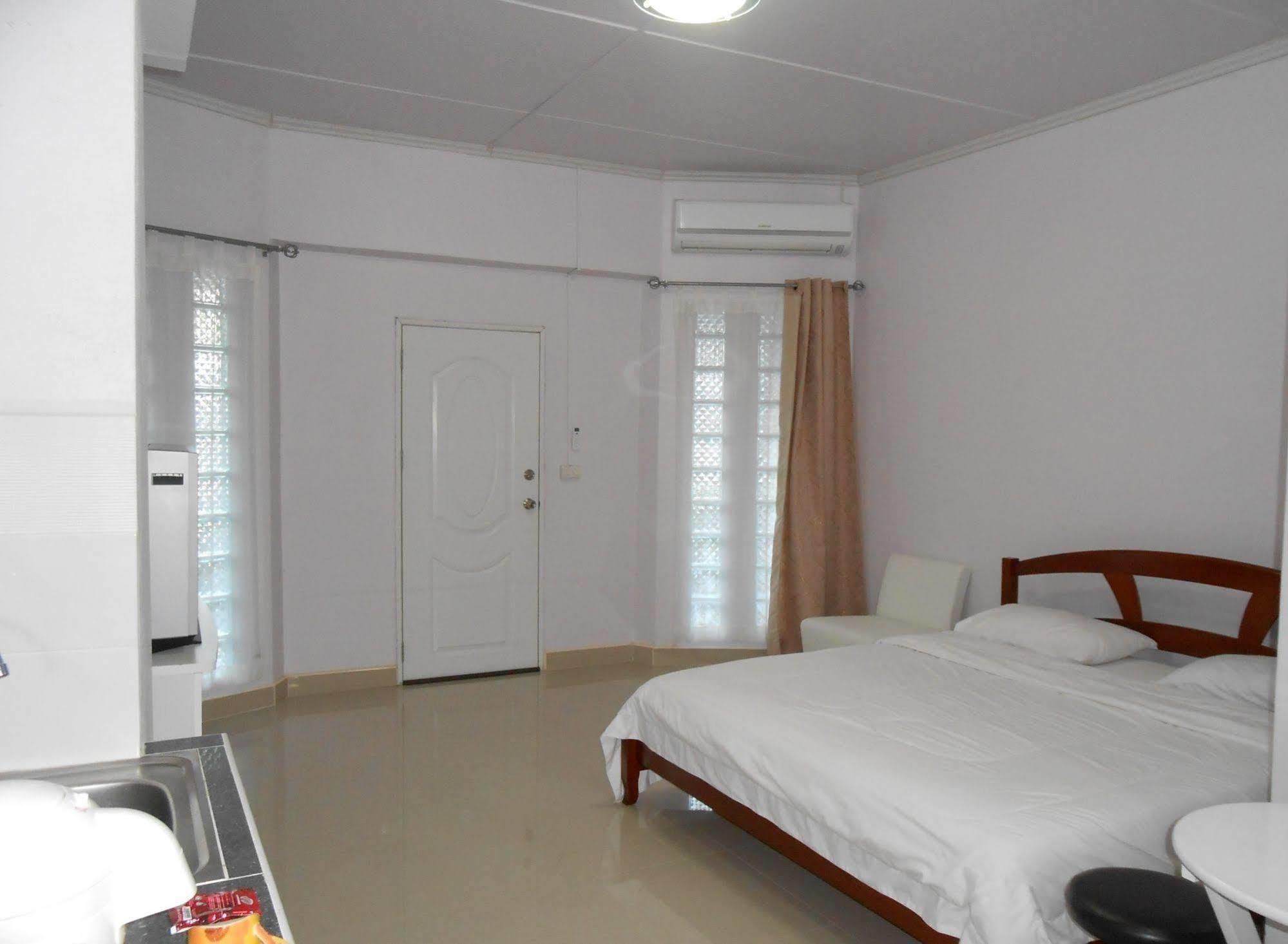 Mt-Room Pakkret Kültér fotó